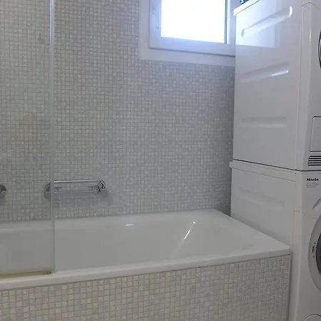 Cook P1-3 By Interhome